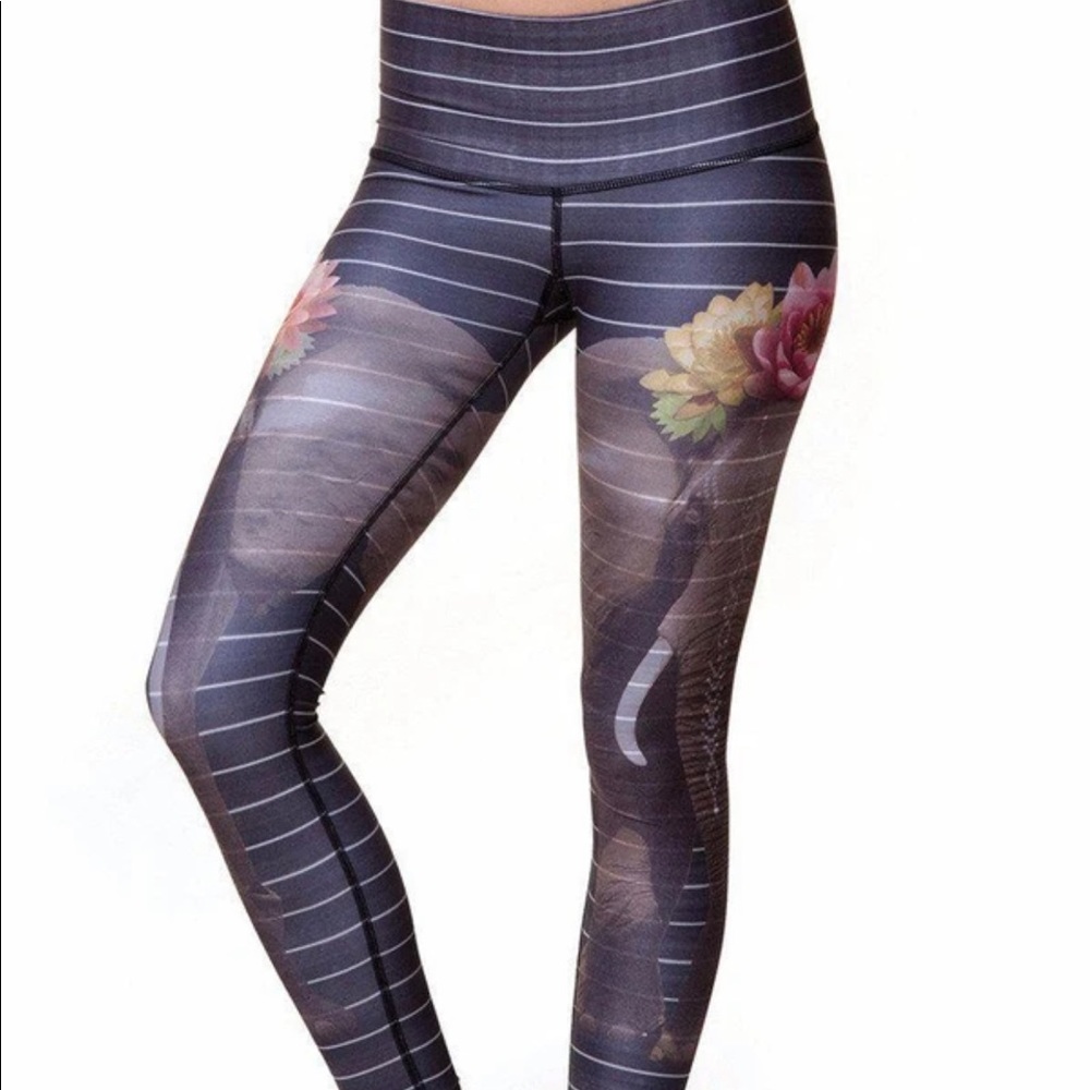 TEEKI WOMENS LEGGINGS- LOVE THE ELEPHANT